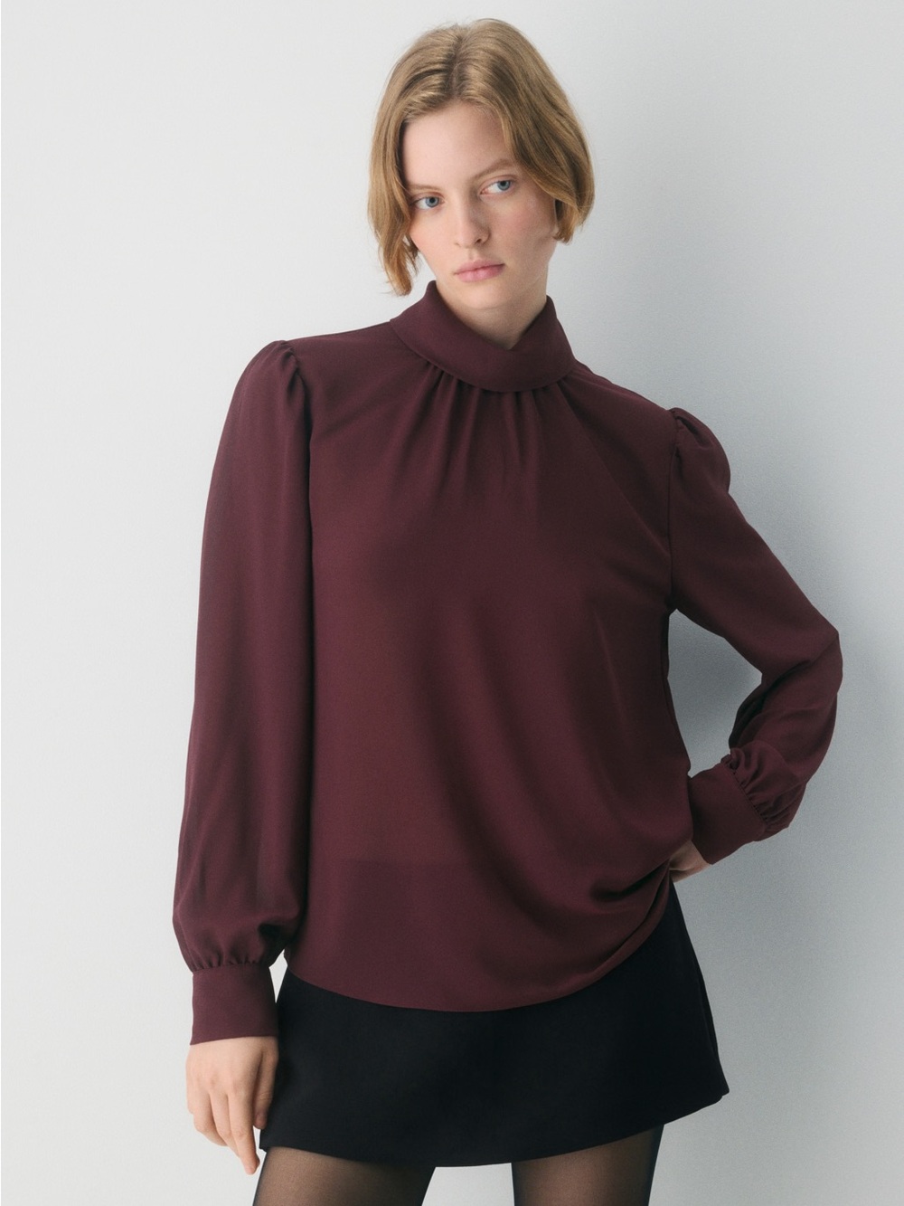Wilfred Aritzia Piano Burgundy Mock-Neck Puff-longsleeve Chiffon Blouse